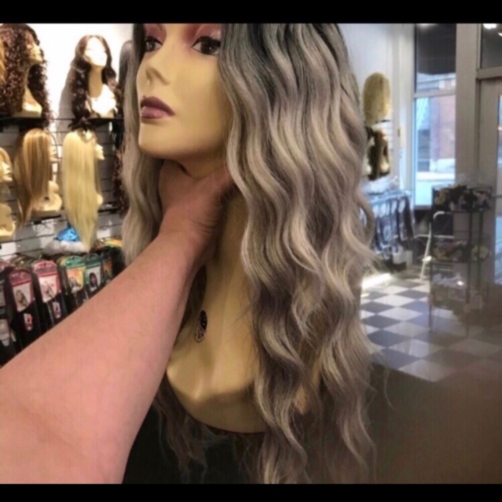 Long grey ombré wig Swisslace Lacefront now available - Picture 4 of 8